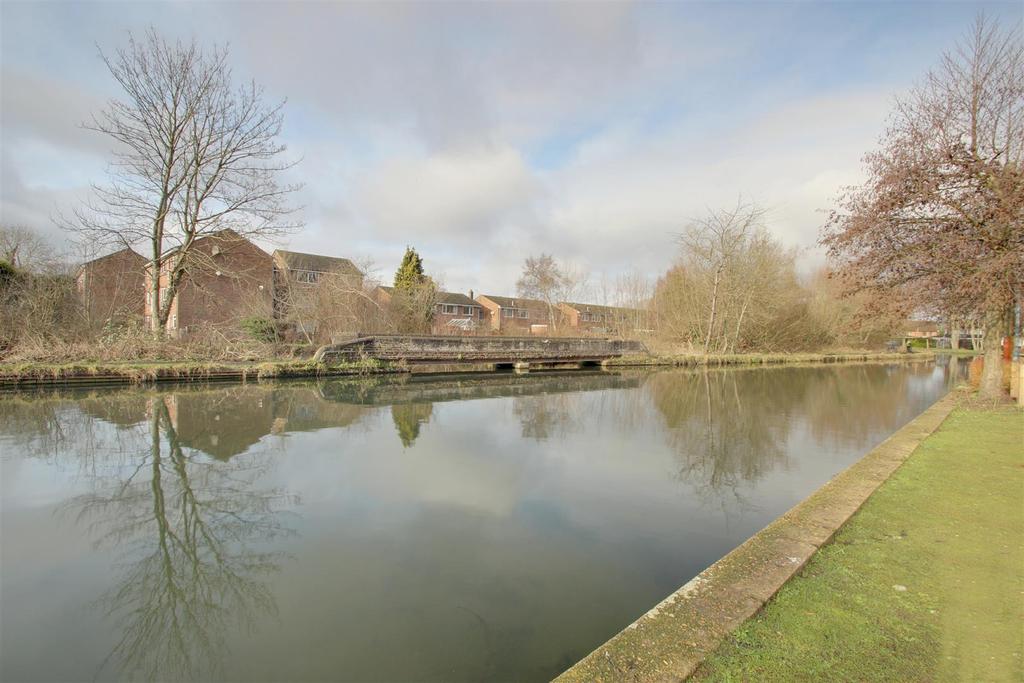 Canal view 2.jpg