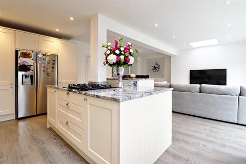 38 Standard Road, Bexleyheath, DA6 8DP