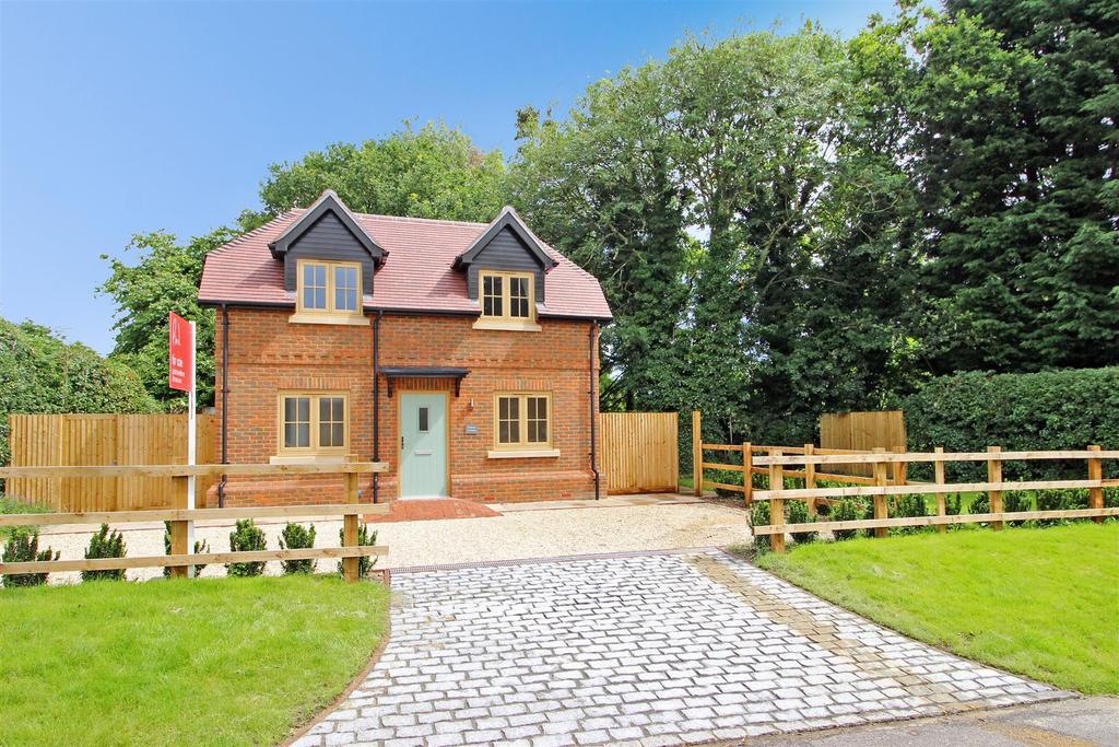 Hill Bottom, Whitchurch Hill, Reading 2 bed detached house £485,000