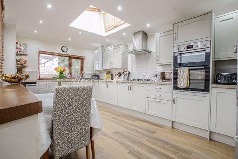 37 Avondale Crescent, Cardiff, CF11 7DE