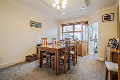 37 Avondale Crescent, Cardiff, CF11 7DE