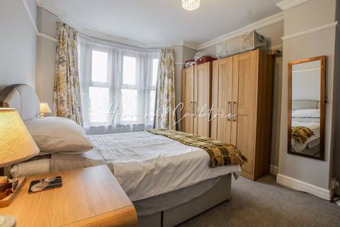 37 Avondale Crescent, Cardiff, CF11 7DE
