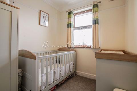 37 Avondale Crescent, Cardiff, CF11 7DE