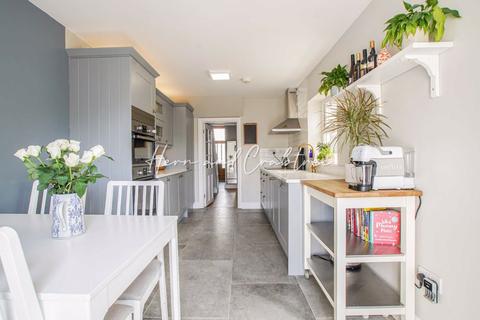 8 Beda Road, Cardiff, CF5 1LW