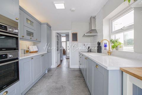 8 Beda Road, Cardiff, CF5 1LW