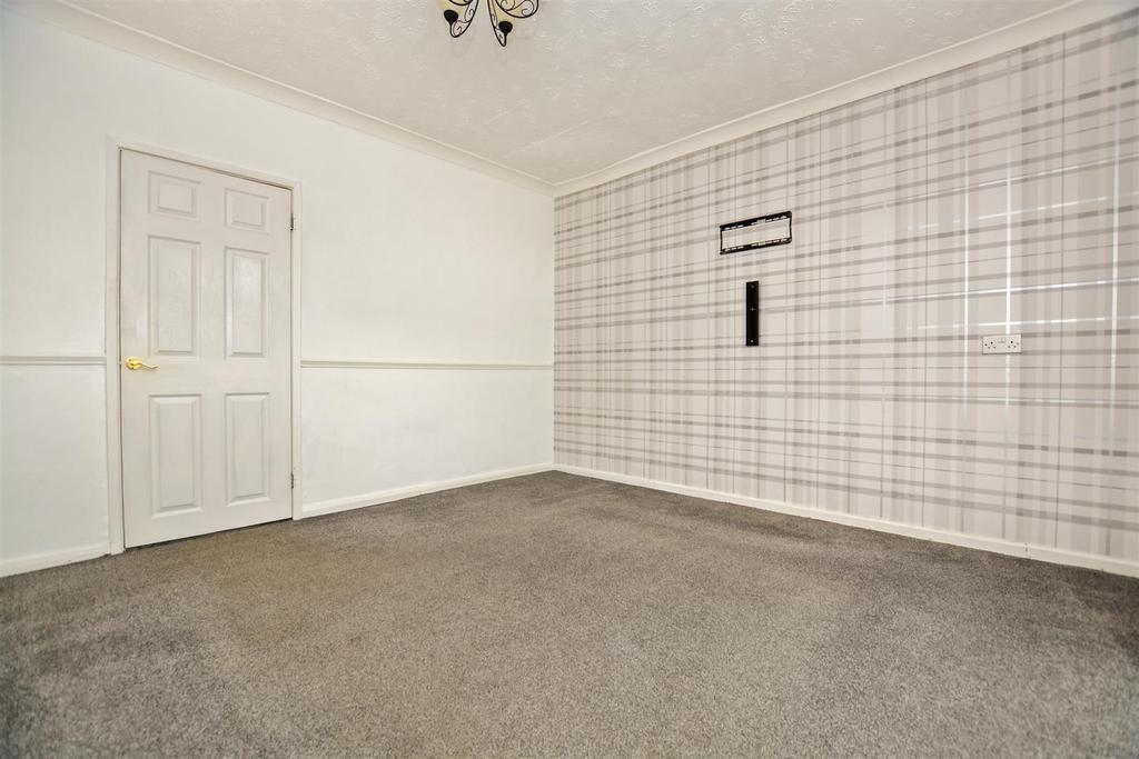 St. Johns Road, Scunthorpe 2 bed semidetached house £110,000