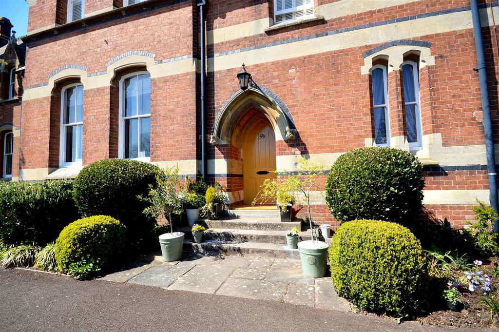 Frome Court, Bartestree, Hereford 2 bed character property £335,000