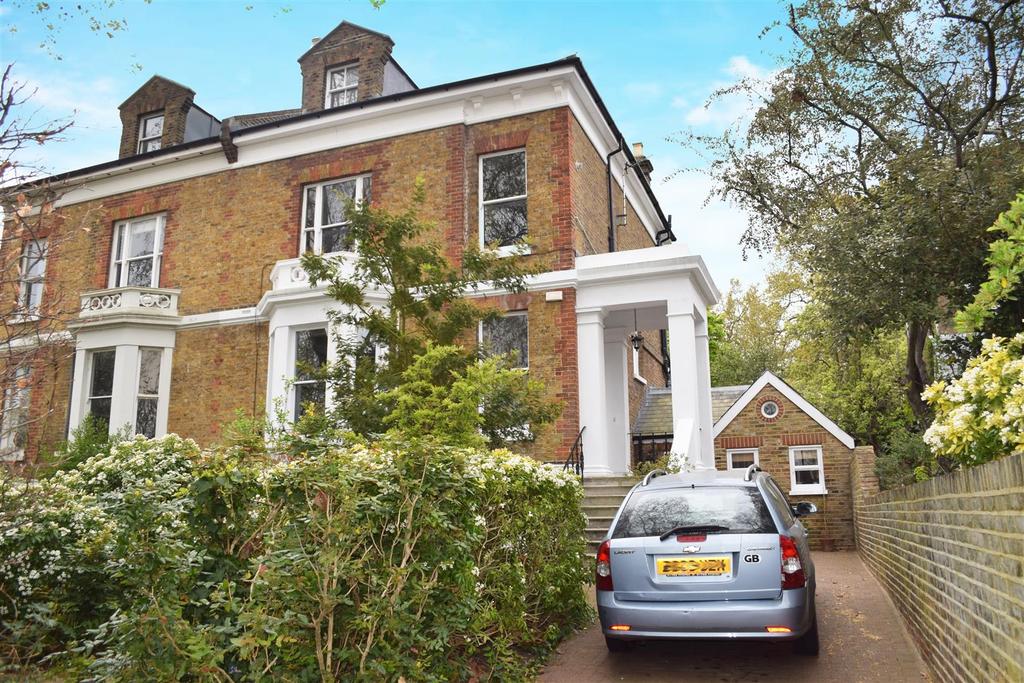 The Avenue, St Margarets Trust Grounds 8 bed semidetached house £