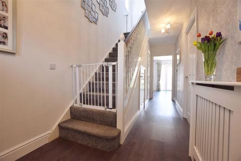12 Emery Avenue, Gloucester, GL1 5QP