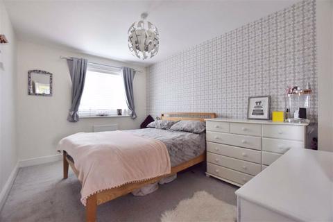 12 Emery Avenue, Gloucester, GL1 5QP