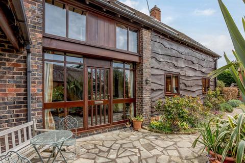 Windmill Barn Buntsford Hill, Stoke Heath, Bromsgrove, B60 3AP
