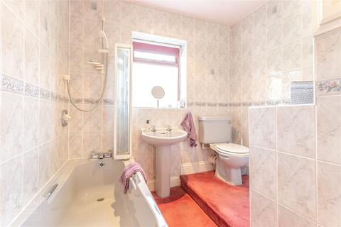 11 Bardsley Vale Avenue, Oldham, OL8 3HZ