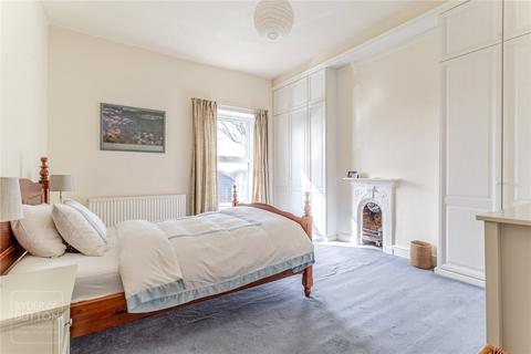 11 Bardsley Vale Avenue, Oldham, OL8 3HZ