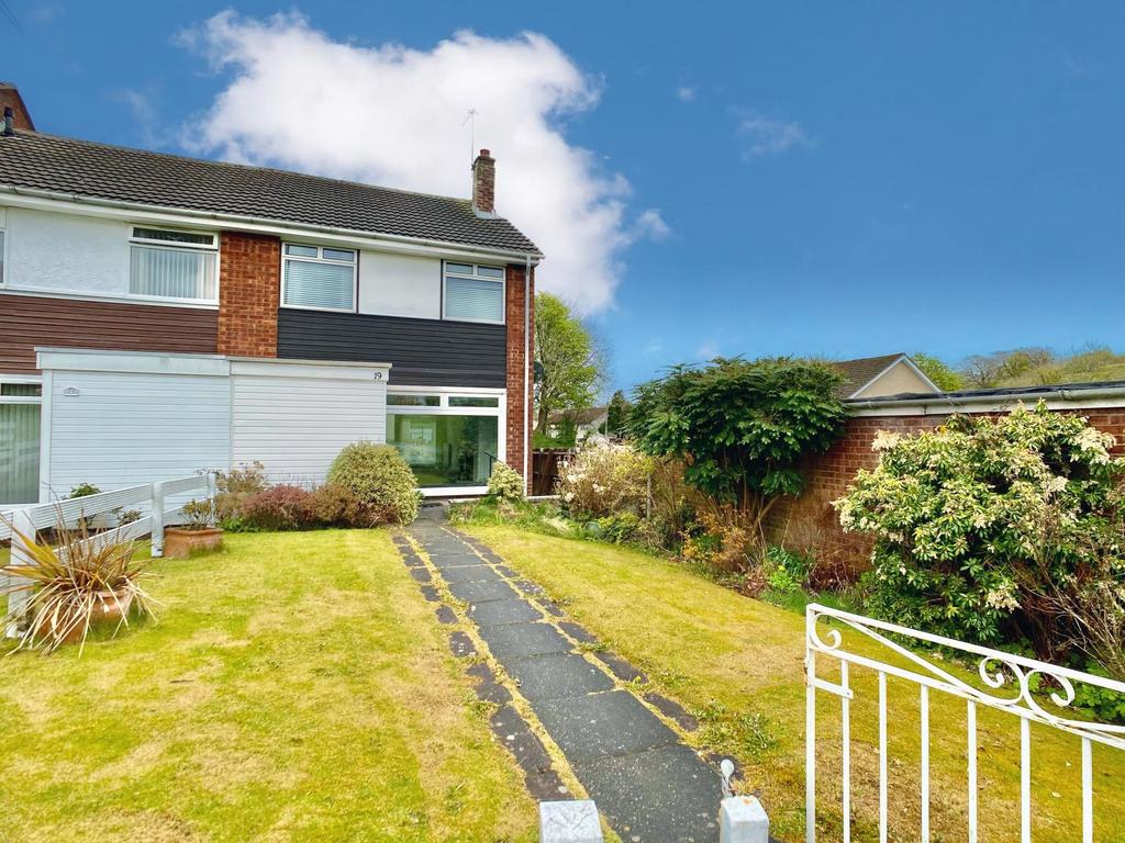 19 Caplethill Road, Paisley 3 bed end of terrace house £145,000