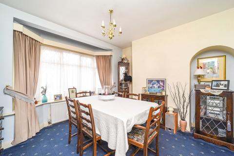 19 Cardinal Avenue, Kingston Upon Thames, KT2 5RY