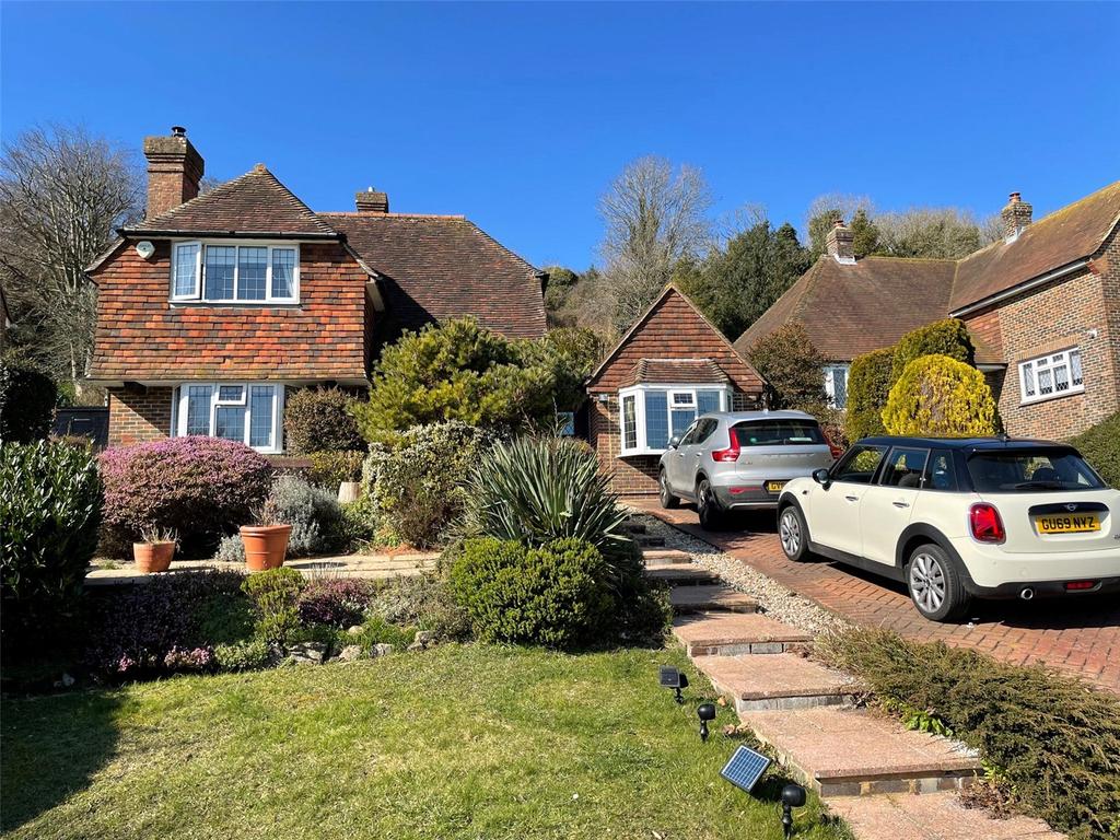Deneside, East Dean, Eastbourne, East Sussex, BN20 3 bed detached house