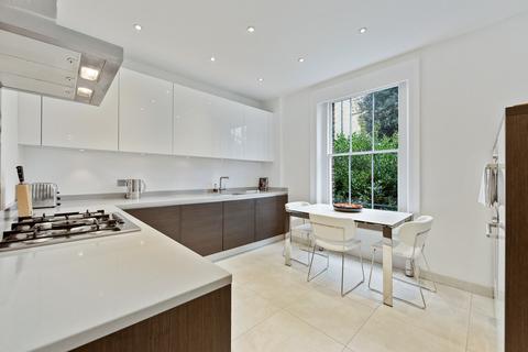 Flat 3, 7 Hampstead Lane, London, N6 4RT