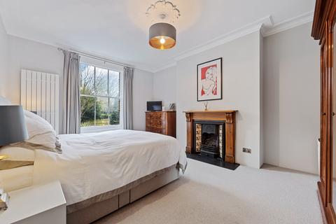 Flat 3, 7 Hampstead Lane, London, N6 4RT