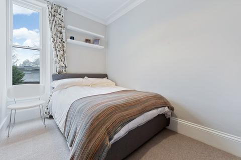 Flat 3, 7 Hampstead Lane, London, N6 4RT