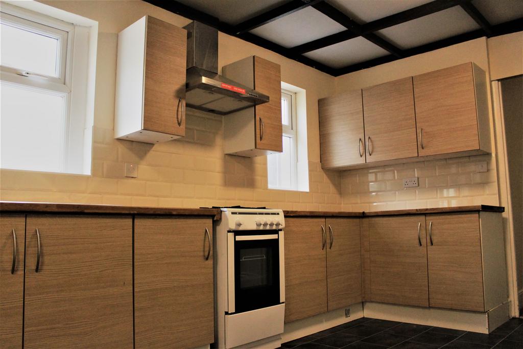 Fully Fitted Kitchen