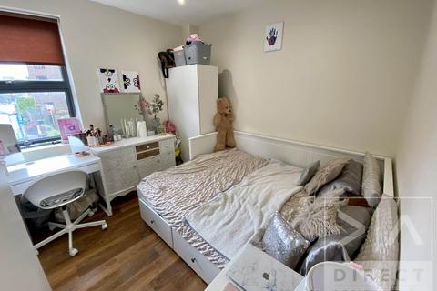 2 bedroom apartment to rent, Upper High Street, Epsom KT17