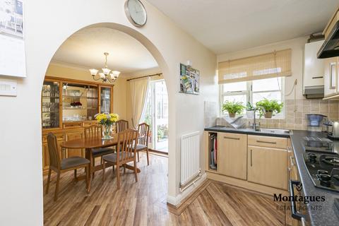 11 Station Approach, Theydon Bois, Epping, CM16 7HR