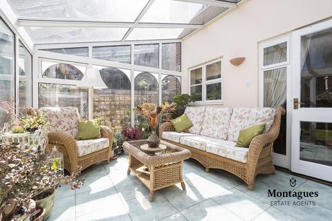 11 Station Approach, Theydon Bois, Epping, CM16 7HR