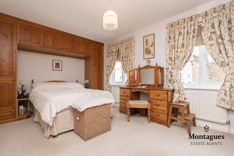11 Station Approach, Theydon Bois, Epping, CM16 7HR