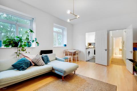 Flat 4, 99 Lansdowne Lane, London, SE7 8TN