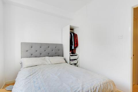 Flat 4, 99 Lansdowne Lane, London, SE7 8TN