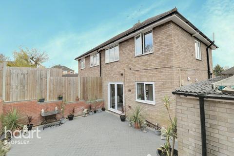 34 Kynance Close, Luton, LU2 9DN