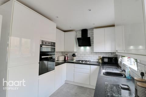 34 Kynance Close, Luton, LU2 9DN