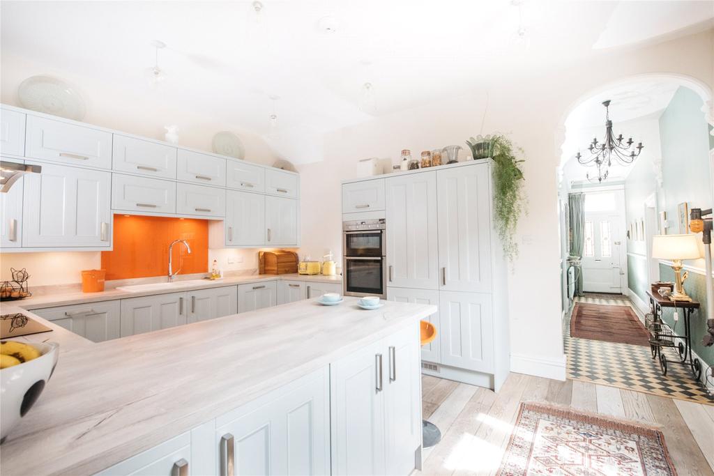 Kitchen/Breakfast Rm