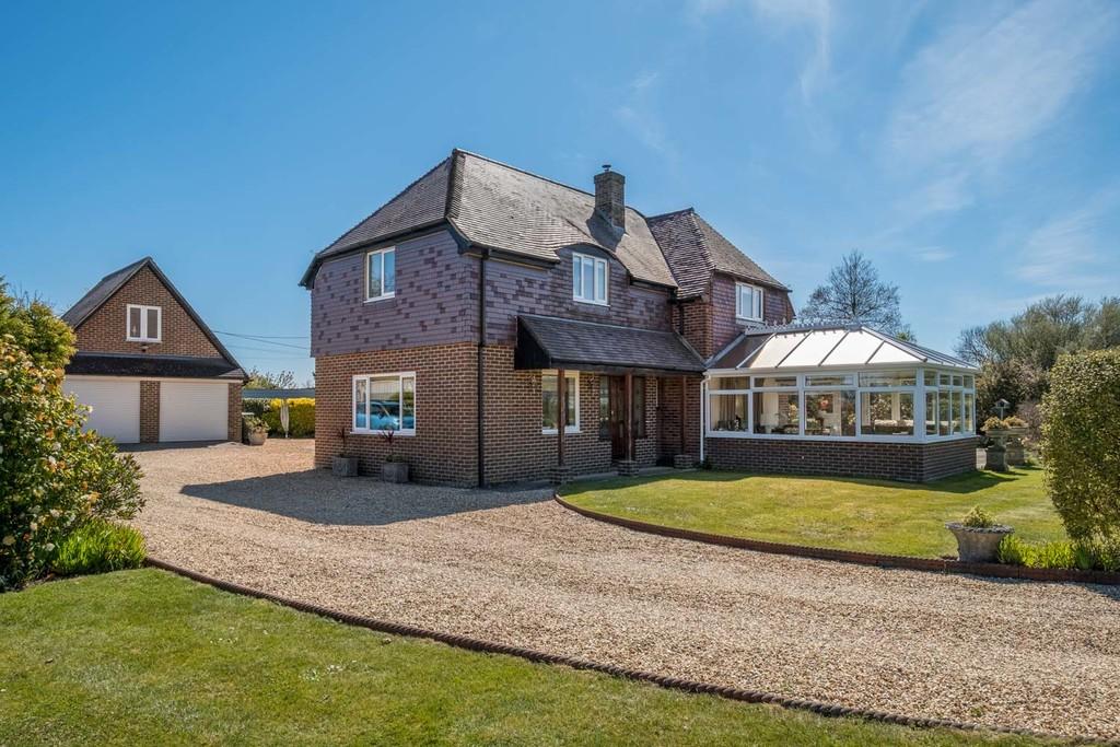 Wootton Bridge, Isle Of Wight 4 bed detached house £800,000