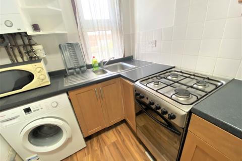 Studio to rent, NORTHBROOK ROAD IG1