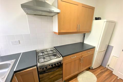 Studio to rent, NORTHBROOK ROAD IG1
