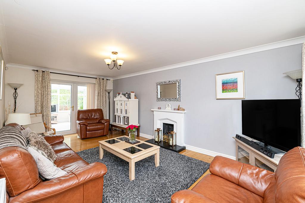 Redacre Close, Dutton, Warrington, Cheshire 4 bed detached house £350,000