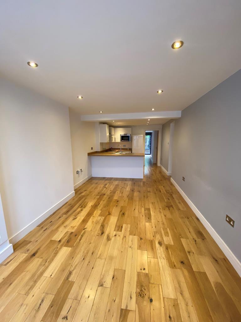 Queens Avenue, Finchley, N3 2 bed apartment £1,500 pcm (£346 pw)