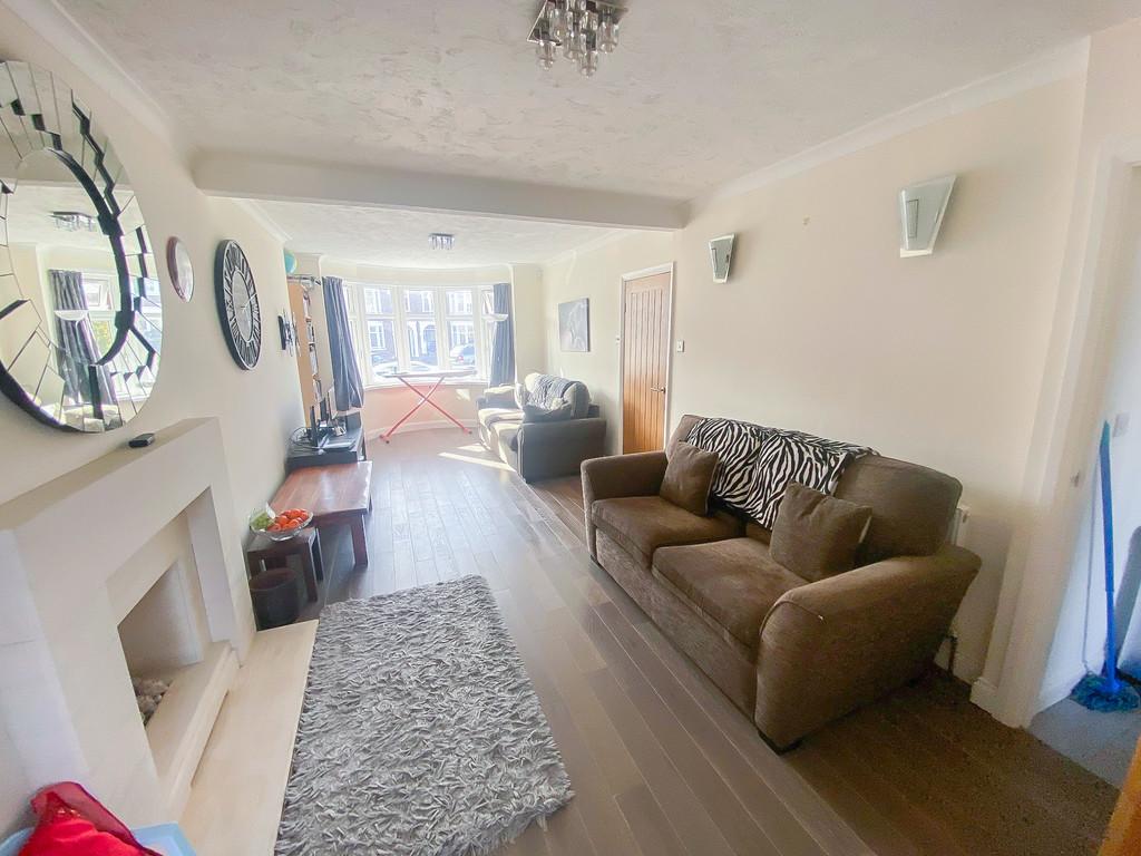 Grayswood Avenue, Coundon, Coventry 3 bed end of terrace house £255,000