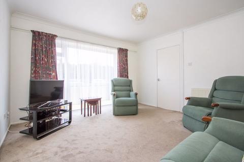15 Berkley Drive, Penarth, CF64 3DW