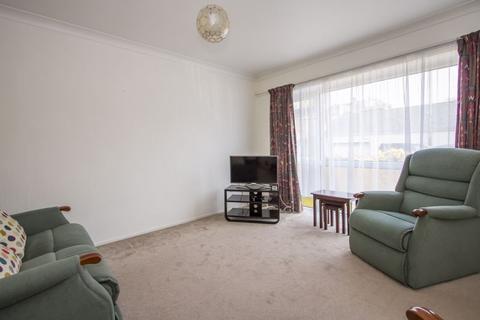 15 Berkley Drive, Penarth, CF64 3DW