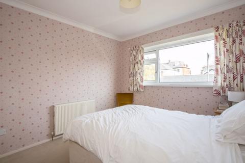15 Berkley Drive, Penarth, CF64 3DW
