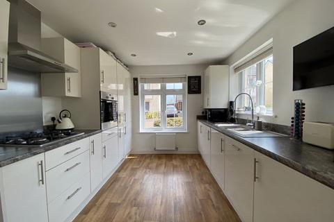 56 Bryn Celyn, Llanharry, Pontyclun, CF72 9ZE