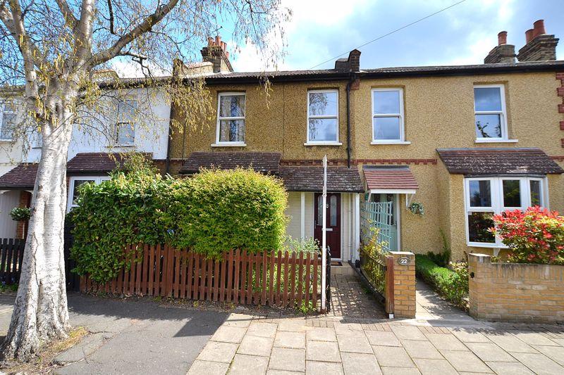 Bickley Crescent, Bromley 3 bed terraced house £1,500 pcm (£346 pw)