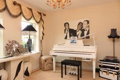 7 Millstone Close, Walmley, Sutton Coldfield, B76 1TX