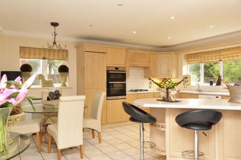 7 Millstone Close, Walmley, Sutton Coldfield, B76 1TX