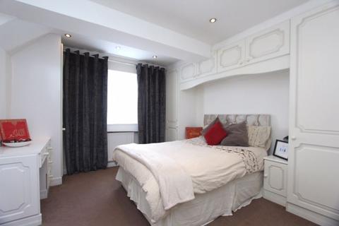85 Groveside Close, Carshalton, SM5 2ET