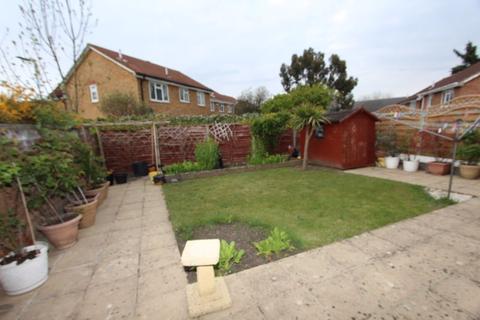 85 Groveside Close, Carshalton, SM5 2ET
