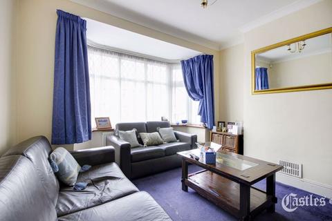 7 Pembroke Road, London, N13 5NR