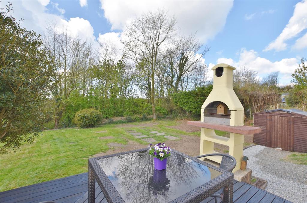 Decking &amp; BBQ
